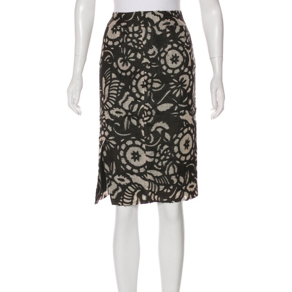 DIANE VON FURSTENBERG Black White Embroidered Knee